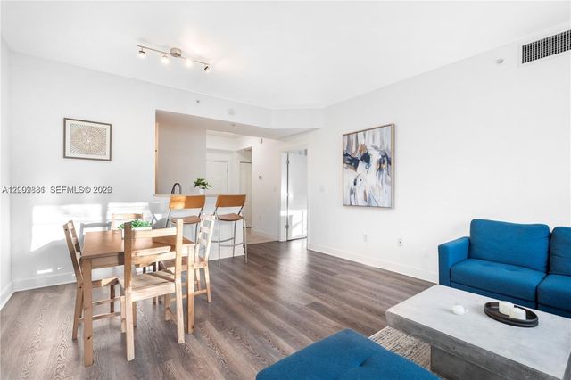 6001 SW 70th St 336, South Miami, FL 33143