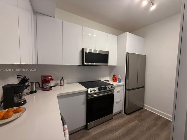 6001 SW 70th St 336, South Miami, FL 33143