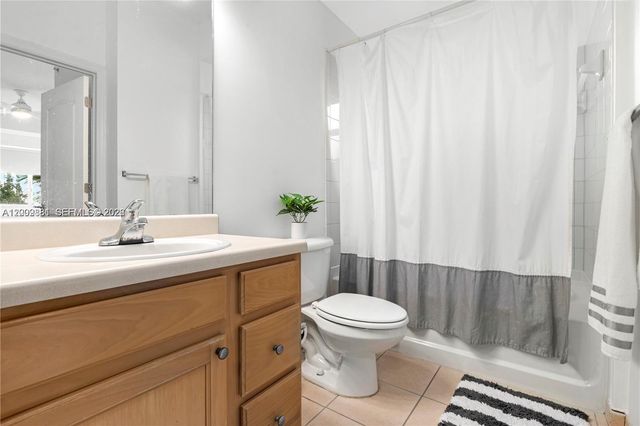 6001 SW 70th St 336, South Miami, FL 33143