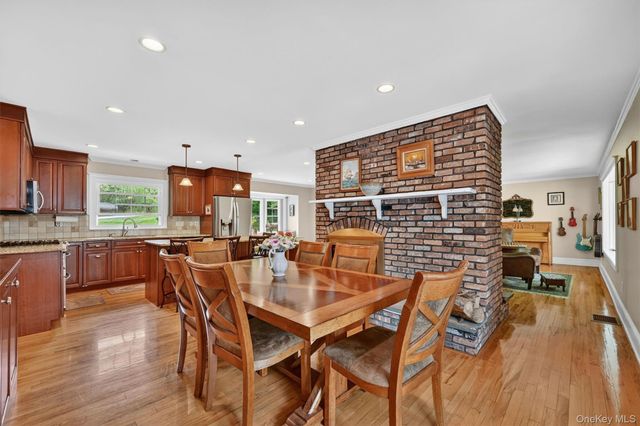 8 Mountain Brook Road, Cornwall, NY 12518