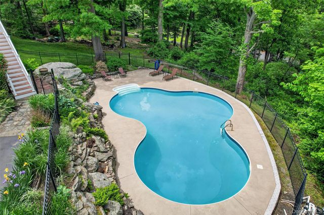 8 Mountain Brook Road, Cornwall, NY 12518