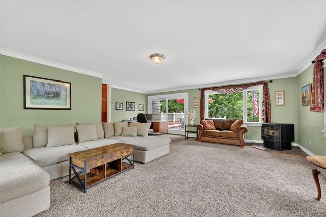 8 Mountain Brook Road, Cornwall, NY 12518