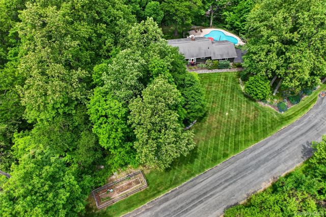 8 Mountain Brook Road, Cornwall, NY 12518