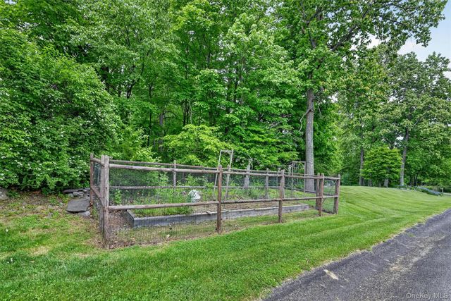 8 Mountain Brook Road, Cornwall, NY 12518