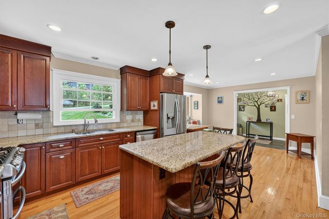 8 Mountain Brook Road, Cornwall, NY 12518