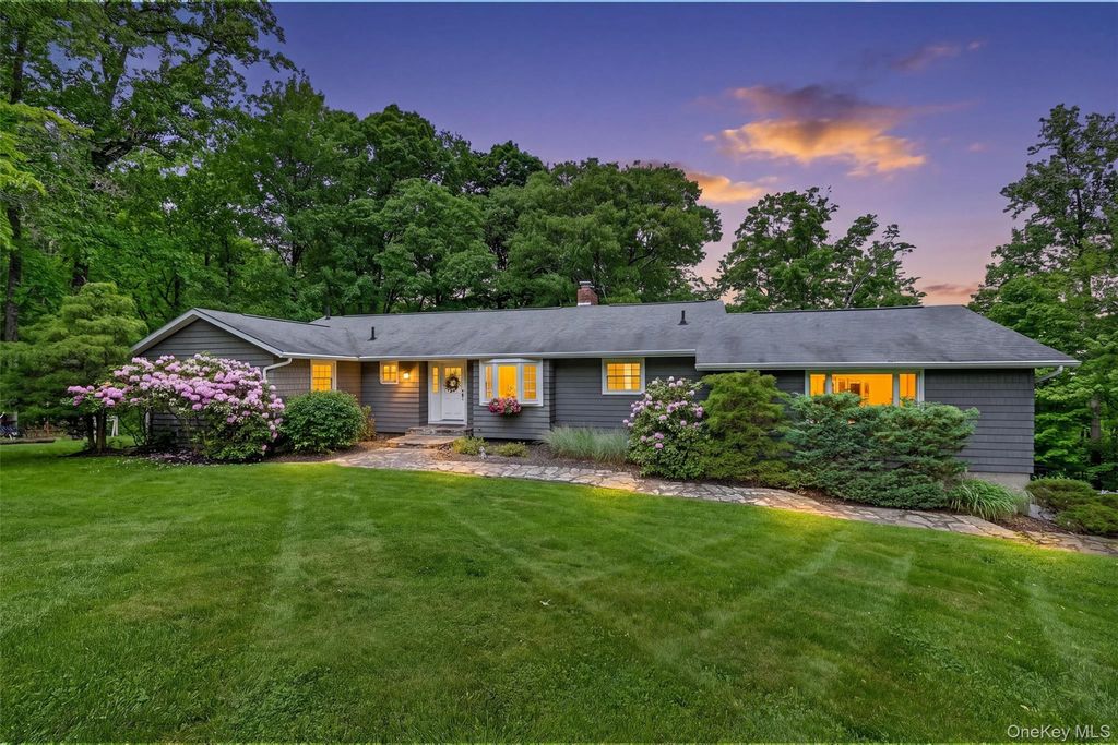 8 Mountain Brook Road, Cornwall, NY 12518