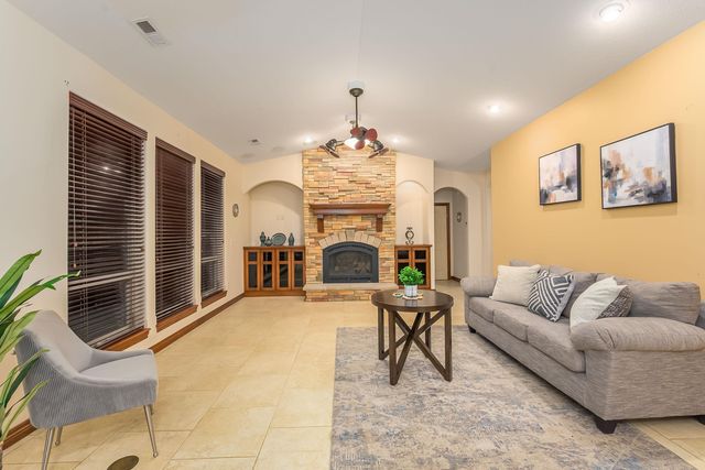 3209 S Bolin Dr, Wichita, KS 67215