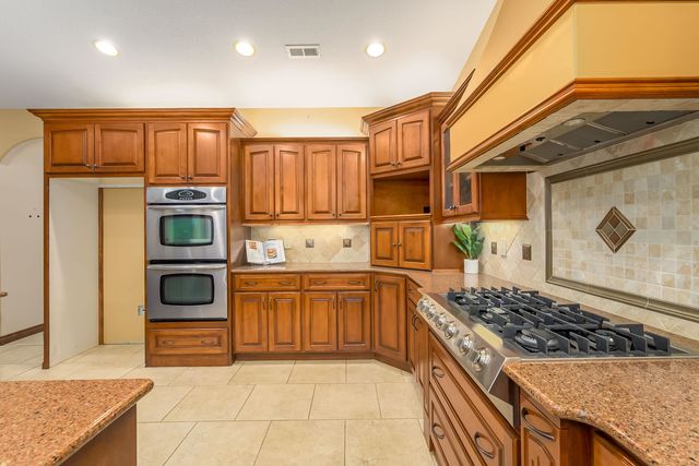 3209 S Bolin Dr, Wichita, KS 67215