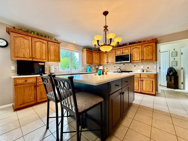 54828 Danielle Street, New Baltimore, MI 48047