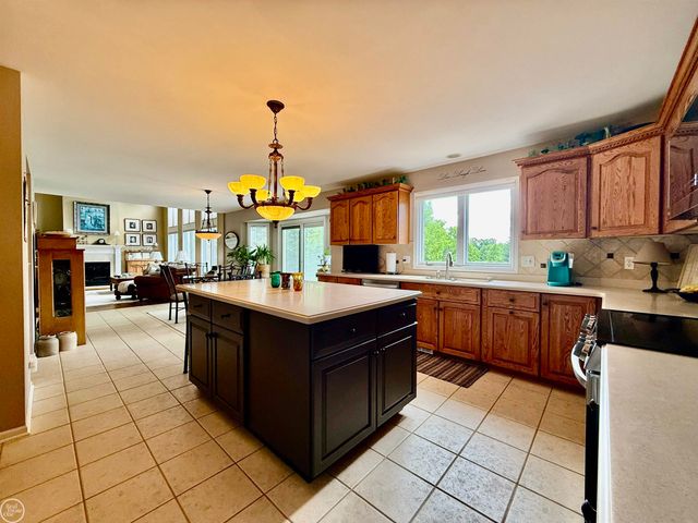 54828 Danielle Street, New Baltimore, MI 48047
