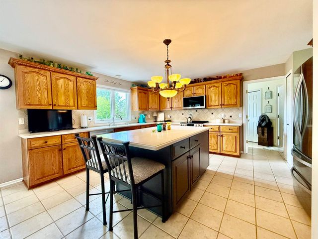 54828 Danielle Street, New Baltimore, MI 48047