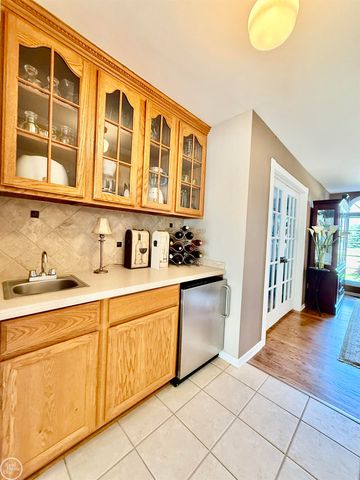 54828 Danielle Street, New Baltimore, MI 48047