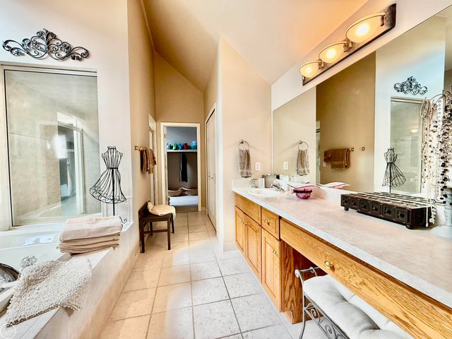 54828 Danielle Street, New Baltimore, MI 48047