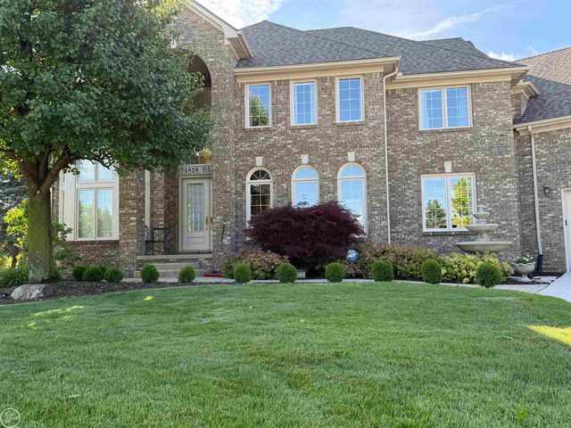 54828 Danielle Street, New Baltimore, MI 48047