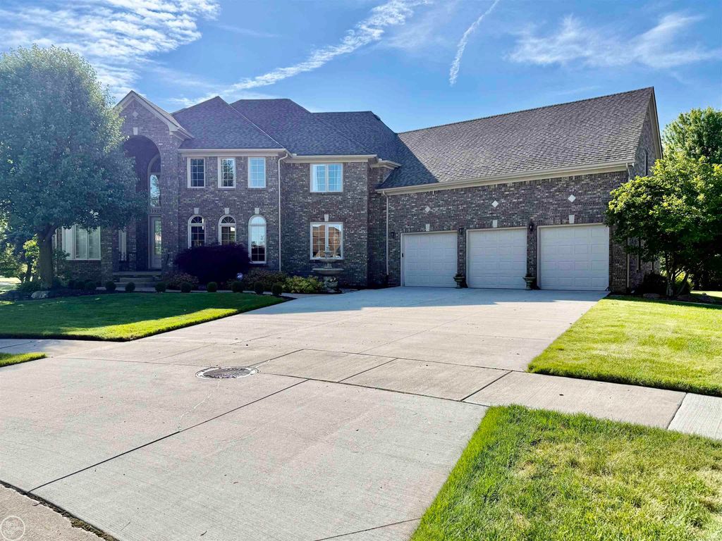 54828 Danielle Street, New Baltimore, MI 48047
