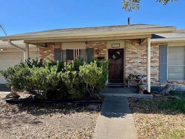 1013 S 21st St, Kingsville, TX 78363