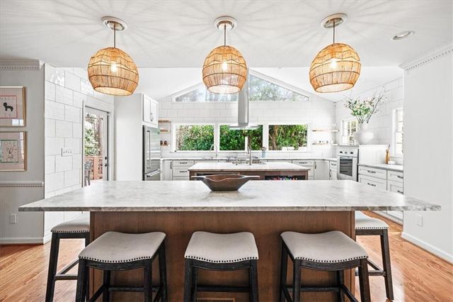 6125 Weatherly Drive, Atlanta, GA 30328