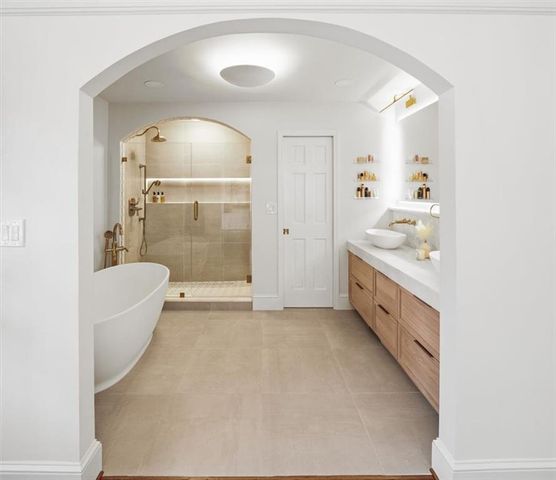 6125 Weatherly Drive, Atlanta, GA 30328