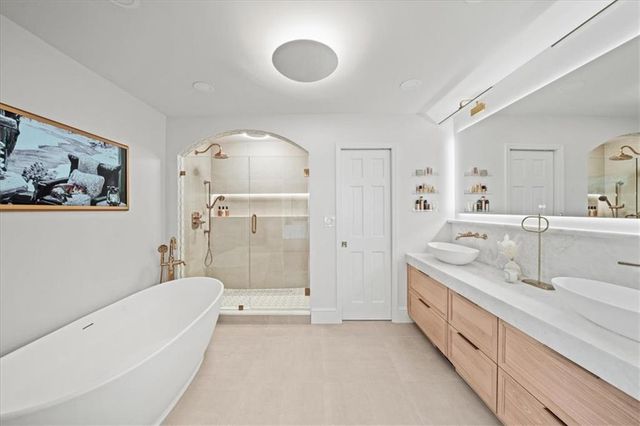 6125 Weatherly Drive, Atlanta, GA 30328