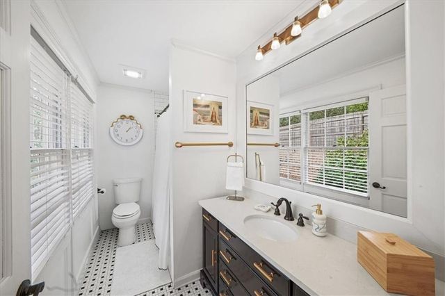 6125 Weatherly Drive, Atlanta, GA 30328