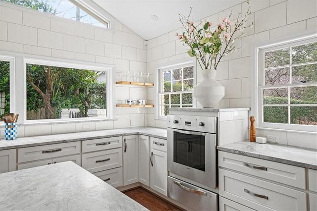 6125 Weatherly Drive, Atlanta, GA 30328