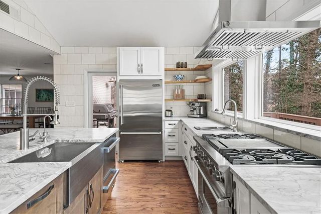 6125 Weatherly Drive, Atlanta, GA 30328