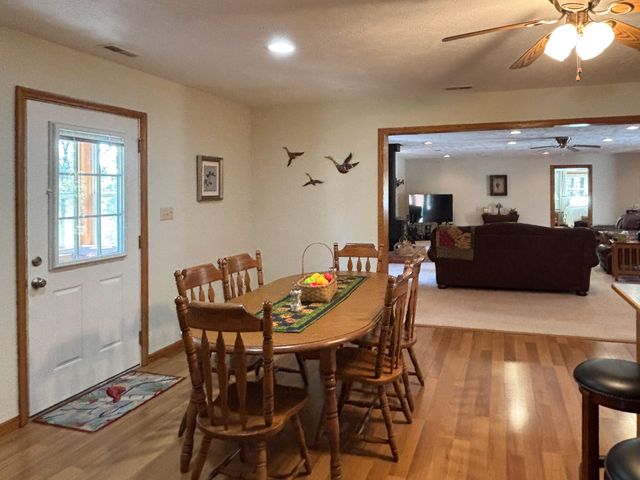 102 Lightning Springs Road, Protem, MO 65733