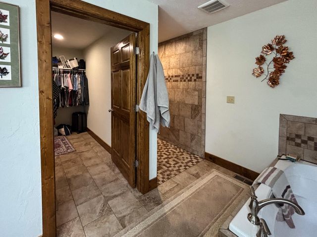 102 Lightning Springs Road, Protem, MO 65733