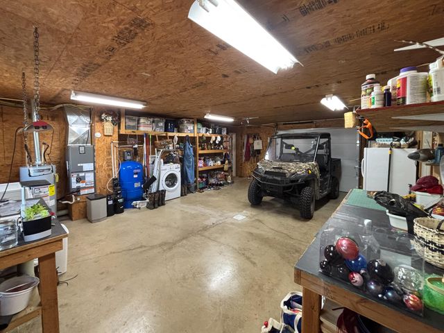 102 Lightning Springs Road, Protem, MO 65733