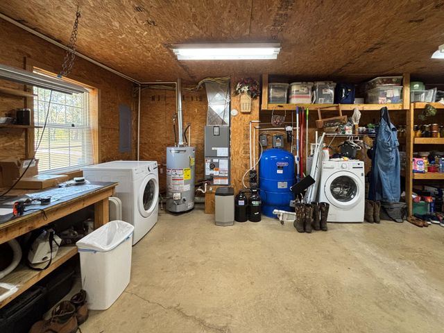 102 Lightning Springs Road, Protem, MO 65733