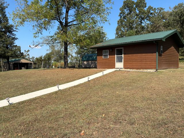 102 Lightning Springs Road, Protem, MO 65733