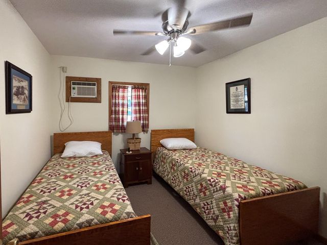 102 Lightning Springs Road, Protem, MO 65733