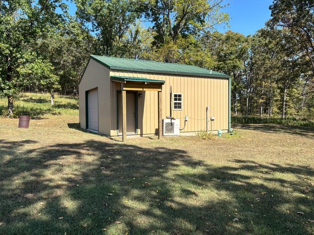 102 Lightning Springs Road, Protem, MO 65733