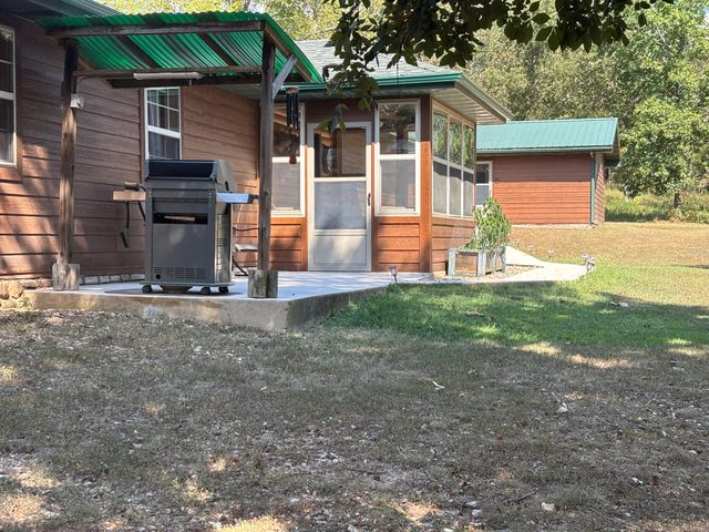 102 Lightning Springs Road, Protem, MO 65733