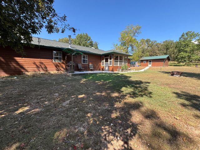 102 Lightning Springs Road, Protem, MO 65733