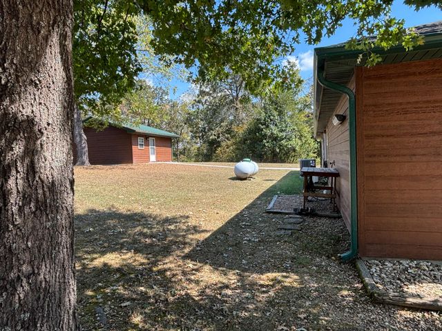 102 Lightning Springs Road, Protem, MO 65733