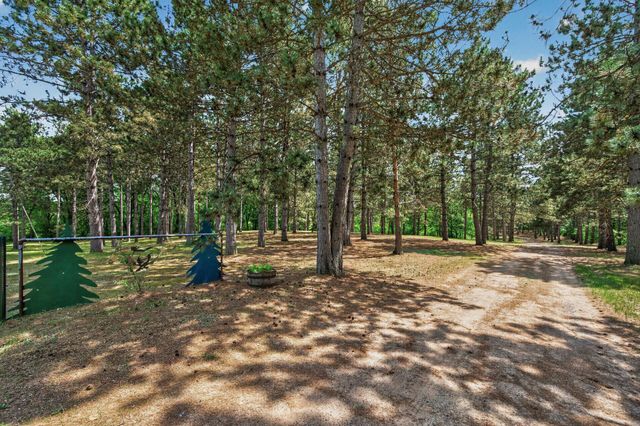 5088 357th Avenue NW, Cambridge, MN 55017