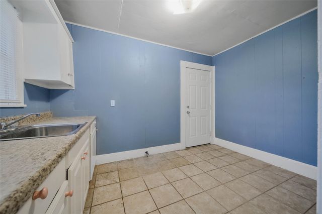 3301 Dennis Street, Houston, TX 77004