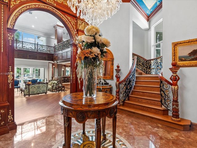 2941 Paddock Ln, Weston, FL 33331