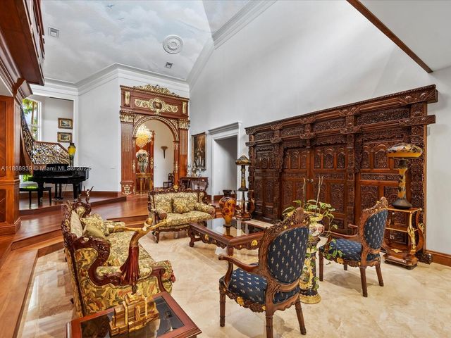 2941 Paddock Ln, Weston, FL 33331