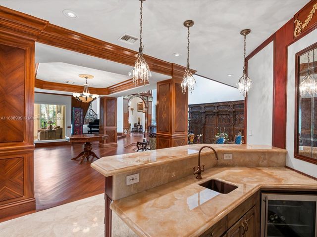 2941 Paddock Ln, Weston, FL 33331