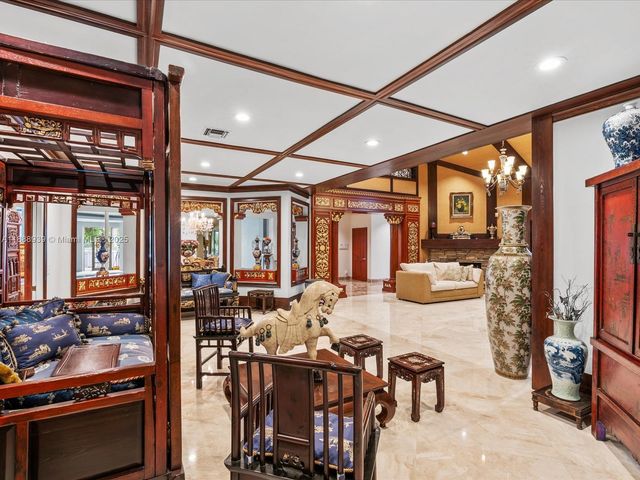 2941 Paddock Ln, Weston, FL 33331