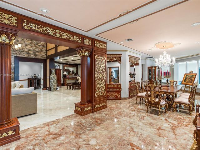 2941 Paddock Ln, Weston, FL 33331