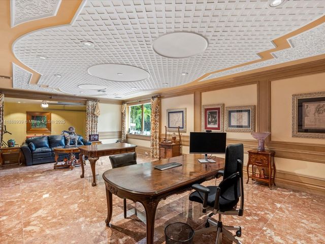 2941 Paddock Ln, Weston, FL 33331