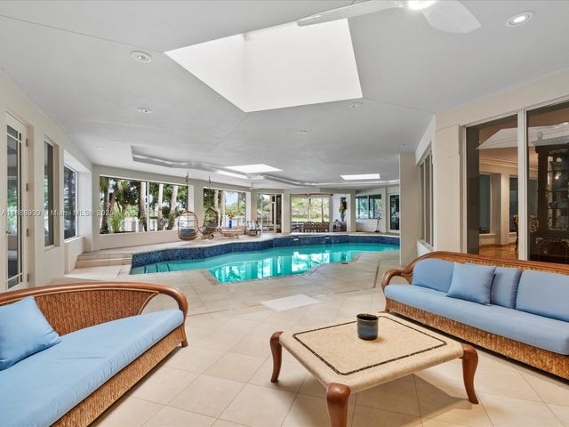 2941 Paddock Ln, Weston, FL 33331