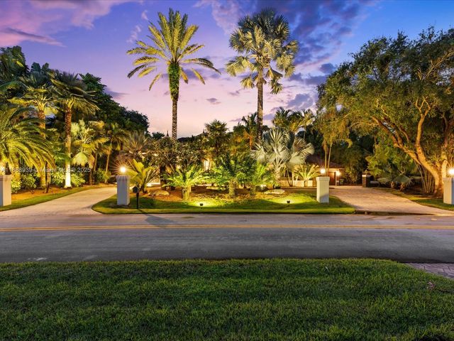 2941 Paddock Ln, Weston, FL 33331