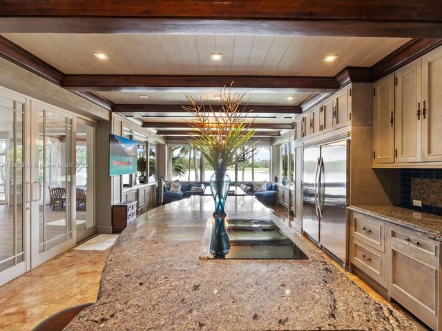 2941 Paddock Ln, Weston, FL 33331