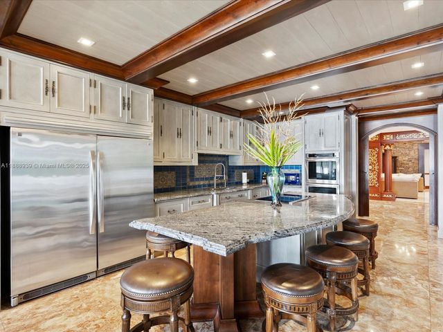 2941 Paddock Ln, Weston, FL 33331