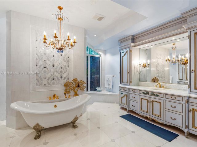 2941 Paddock Ln, Weston, FL 33331