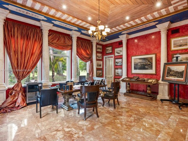 2941 Paddock Ln, Weston, FL 33331